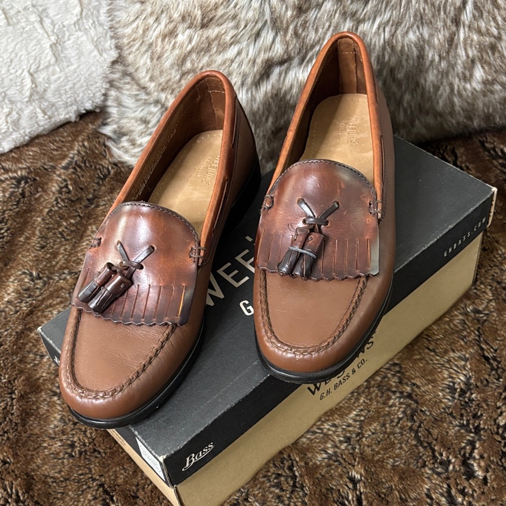 GH Bass Women’s 9.5 Genuine Leather Brown Tassel Loafers - Picture 2 of 11